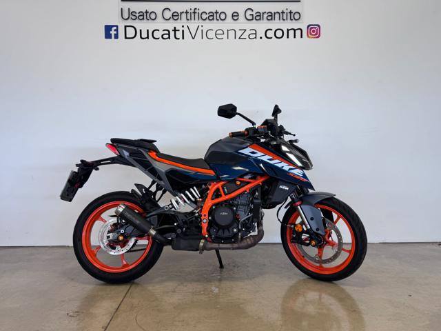KTM 390 Duke  Orange metallizzato