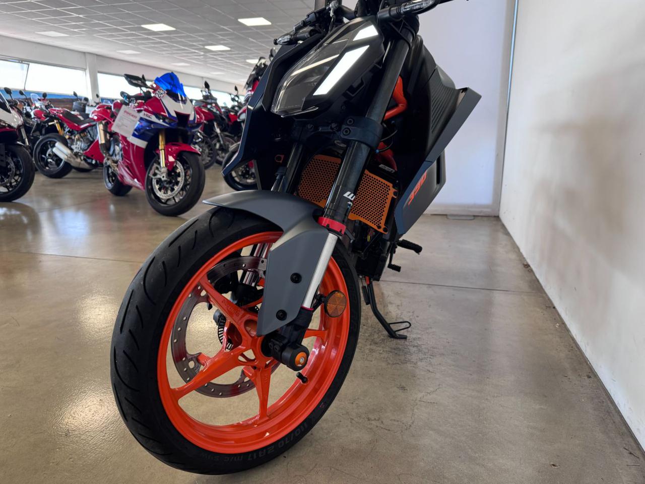 KTM 390 Duke MY 2024 - 3