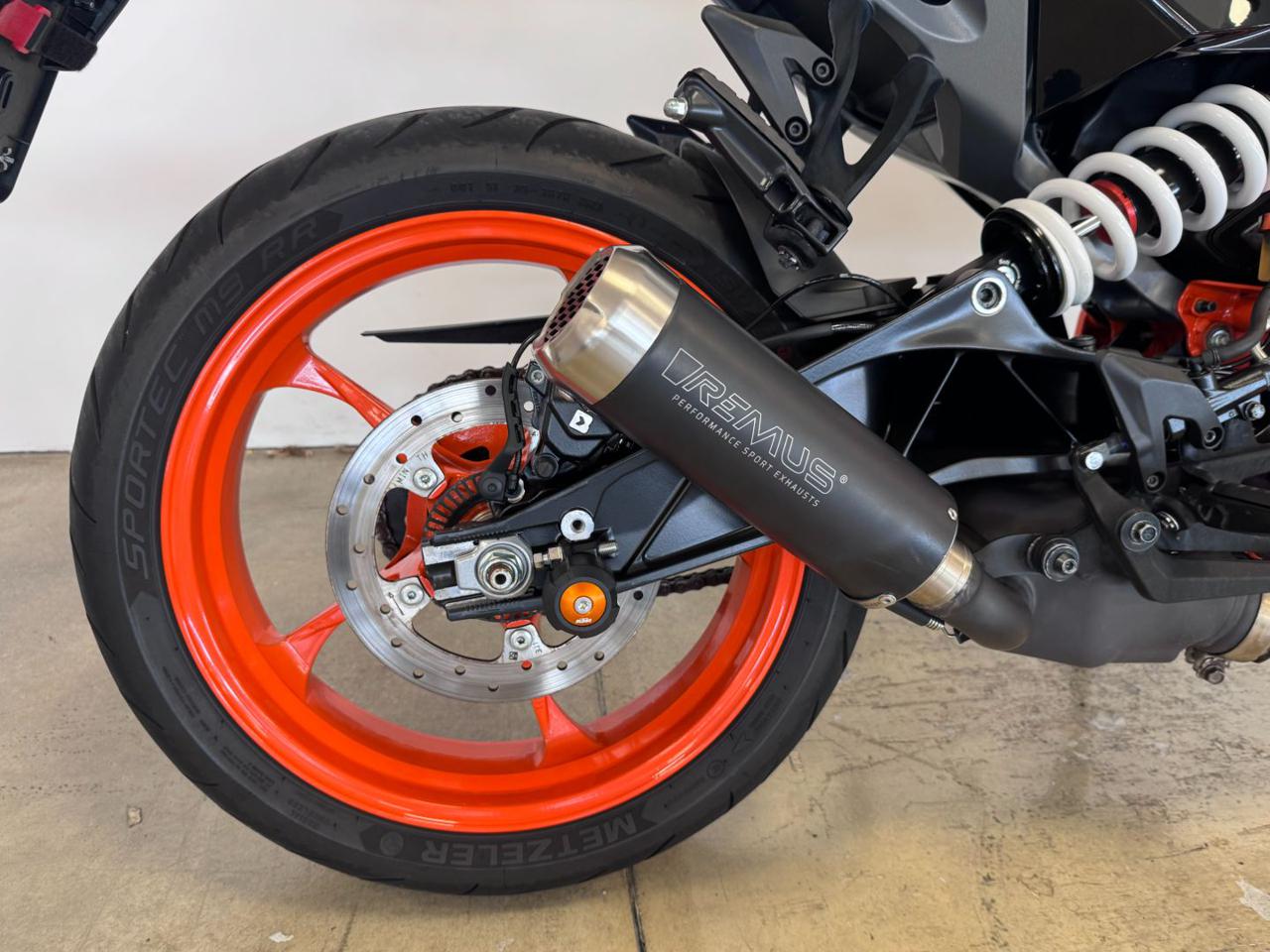 KTM 390 Duke MY 2024 - 5