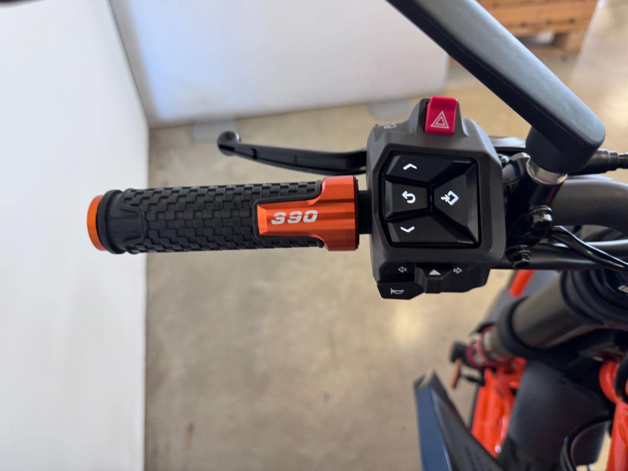 KTM 390 Duke MY 2024 - 11