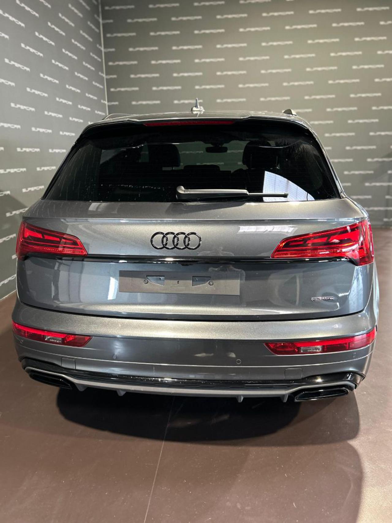 AUDI Q5 40 TDI 204 CV quattro S tronic Identity Black - 3