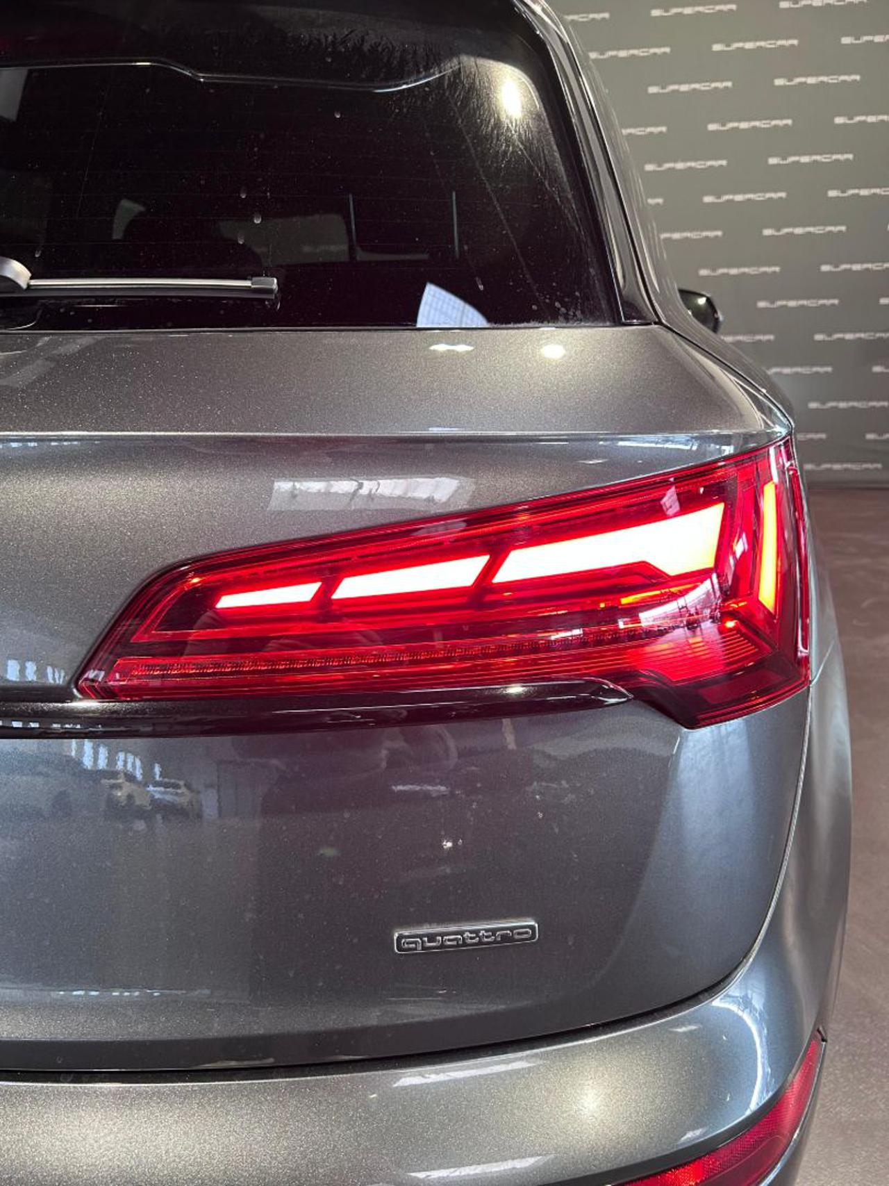 AUDI Q5 40 TDI 204 CV quattro S tronic Identity Black - 5