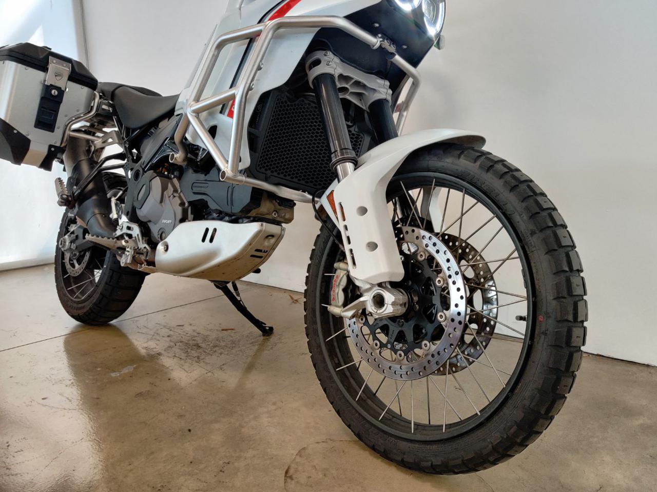 DUCATI DesertX 937 STAR WHITE - 4