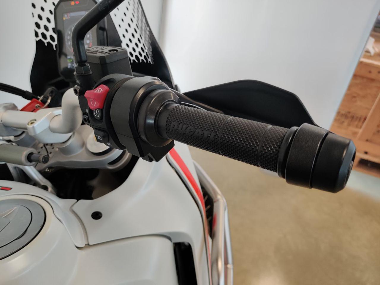 DUCATI DesertX 937 STAR WHITE - 10