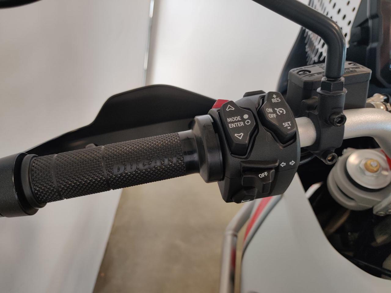 DUCATI DesertX 937 STAR WHITE - 11