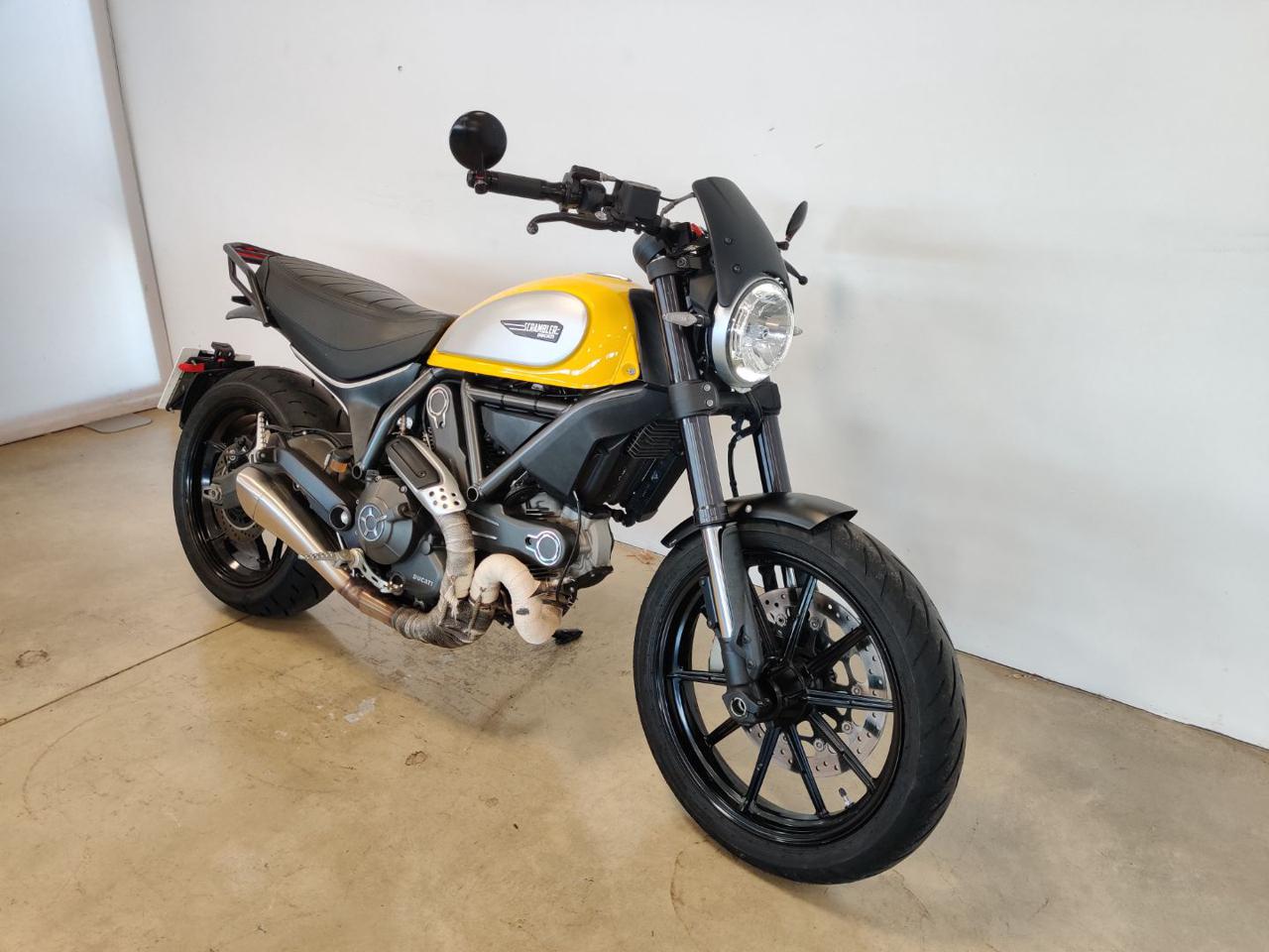 DUCATI Scrambler 800 ICON YELLOW - 2