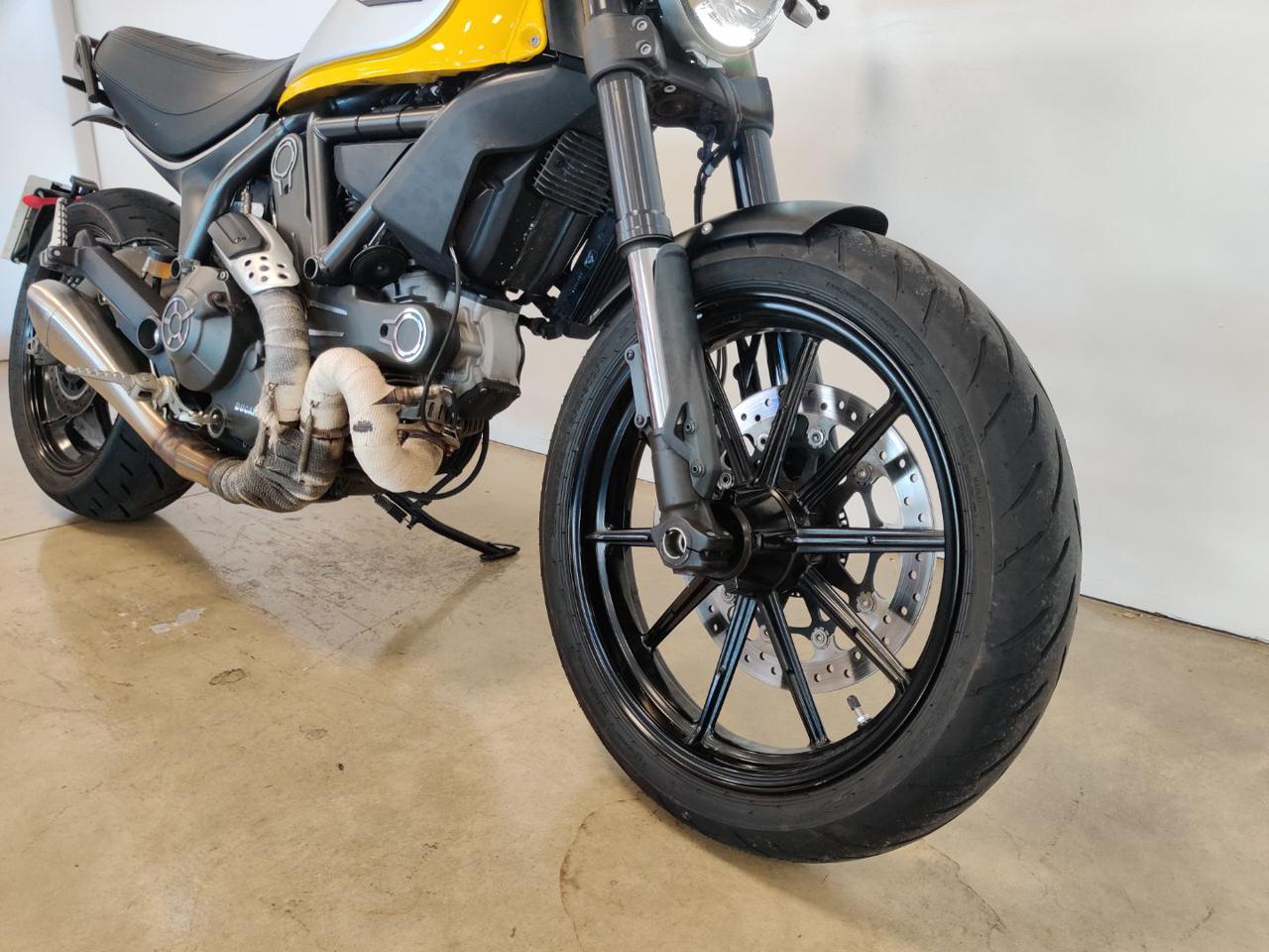 DUCATI Scrambler 800 ICON YELLOW - 4
