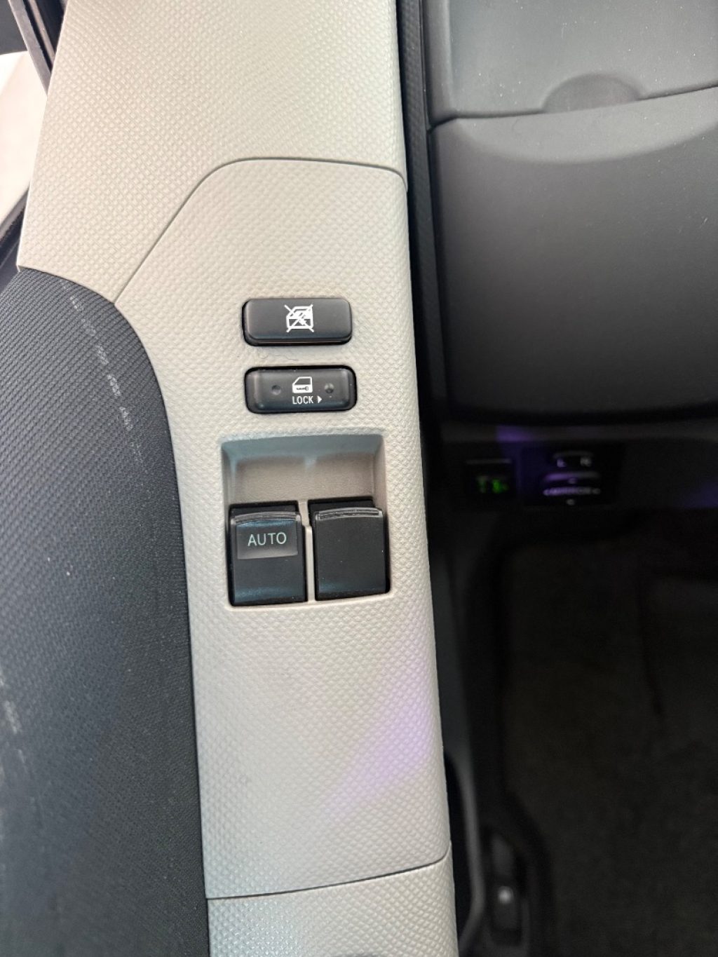 TOYOTA Yaris 1.3 5 porte - 4