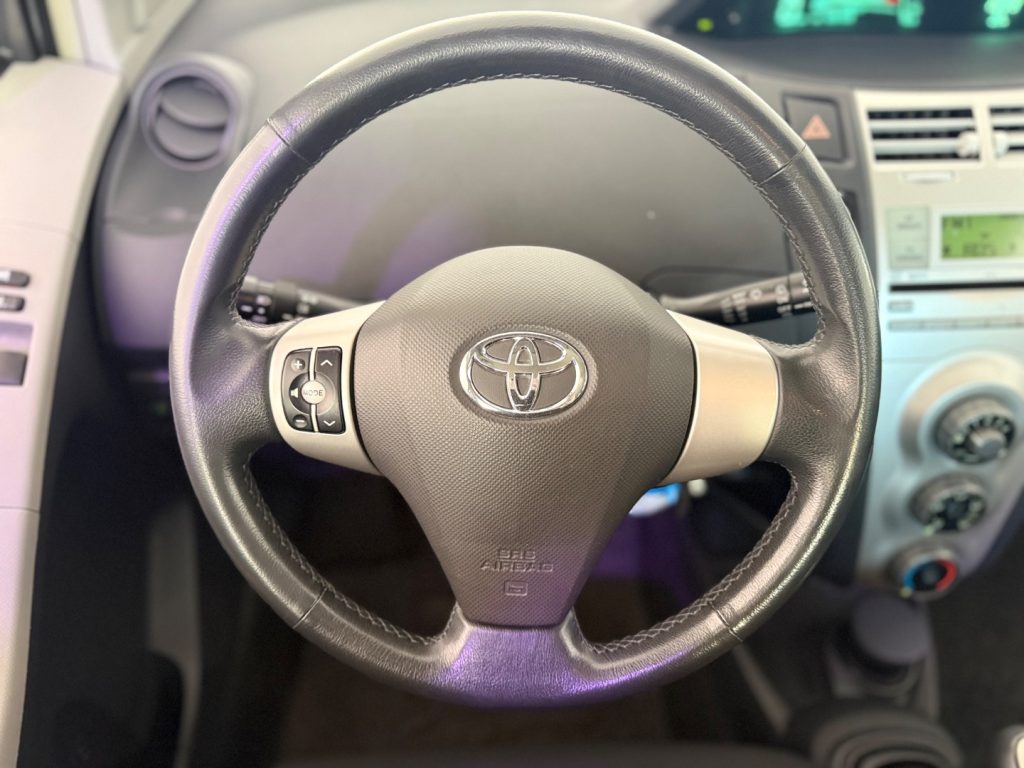 TOYOTA Yaris 1.3 5 porte - 7