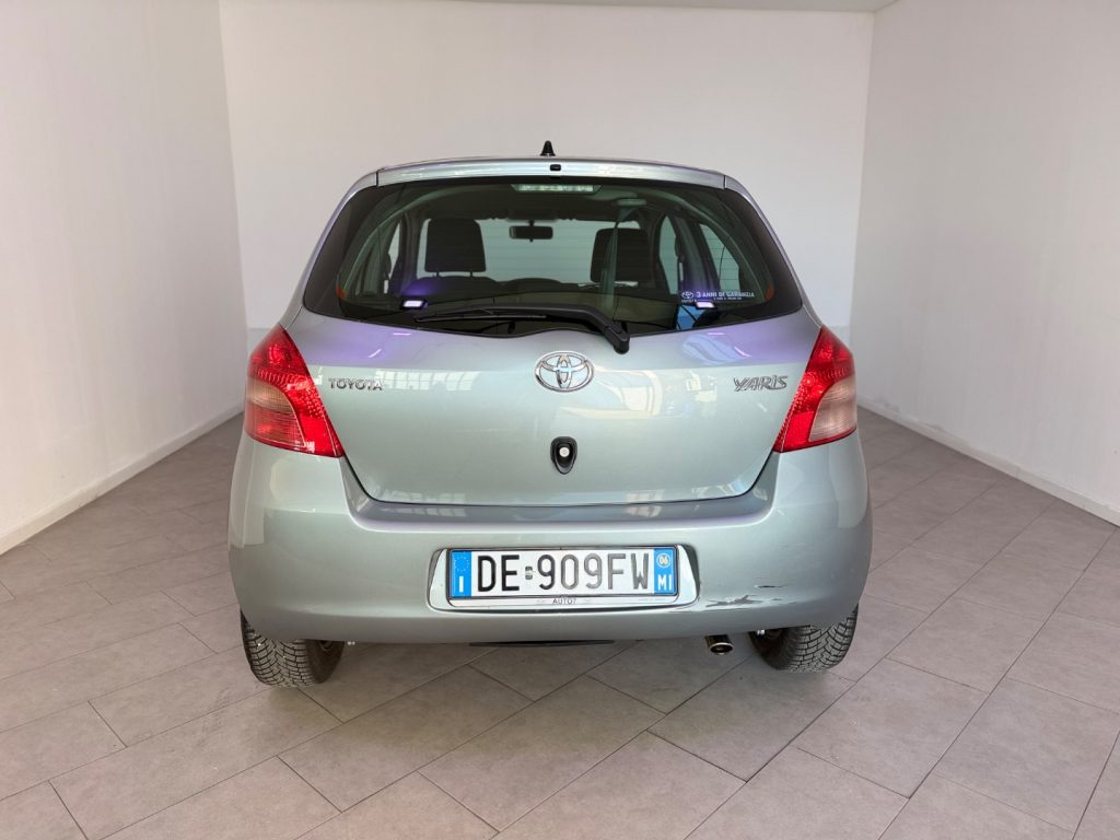 TOYOTA Yaris 1.3 5 porte - 13