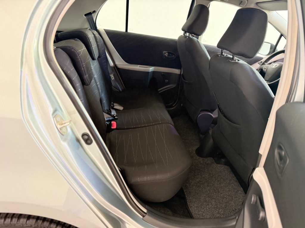 TOYOTA Yaris 1.3 5 porte - 15