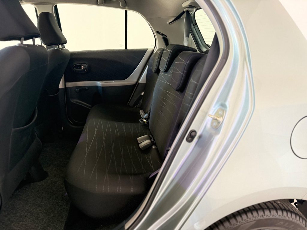 TOYOTA Yaris 1.3 5 porte - 16