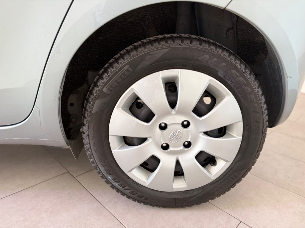 TOYOTA Yaris 1.3 5 porte - 18