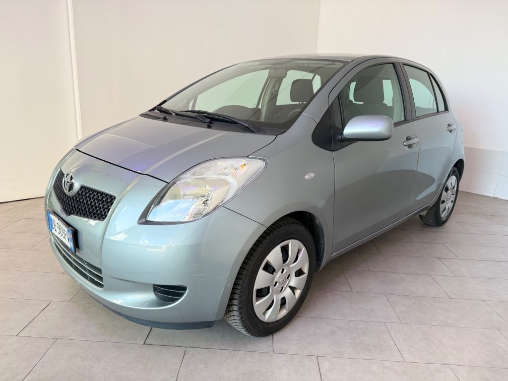 TOYOTA Yaris 1.3 5 porte - 19