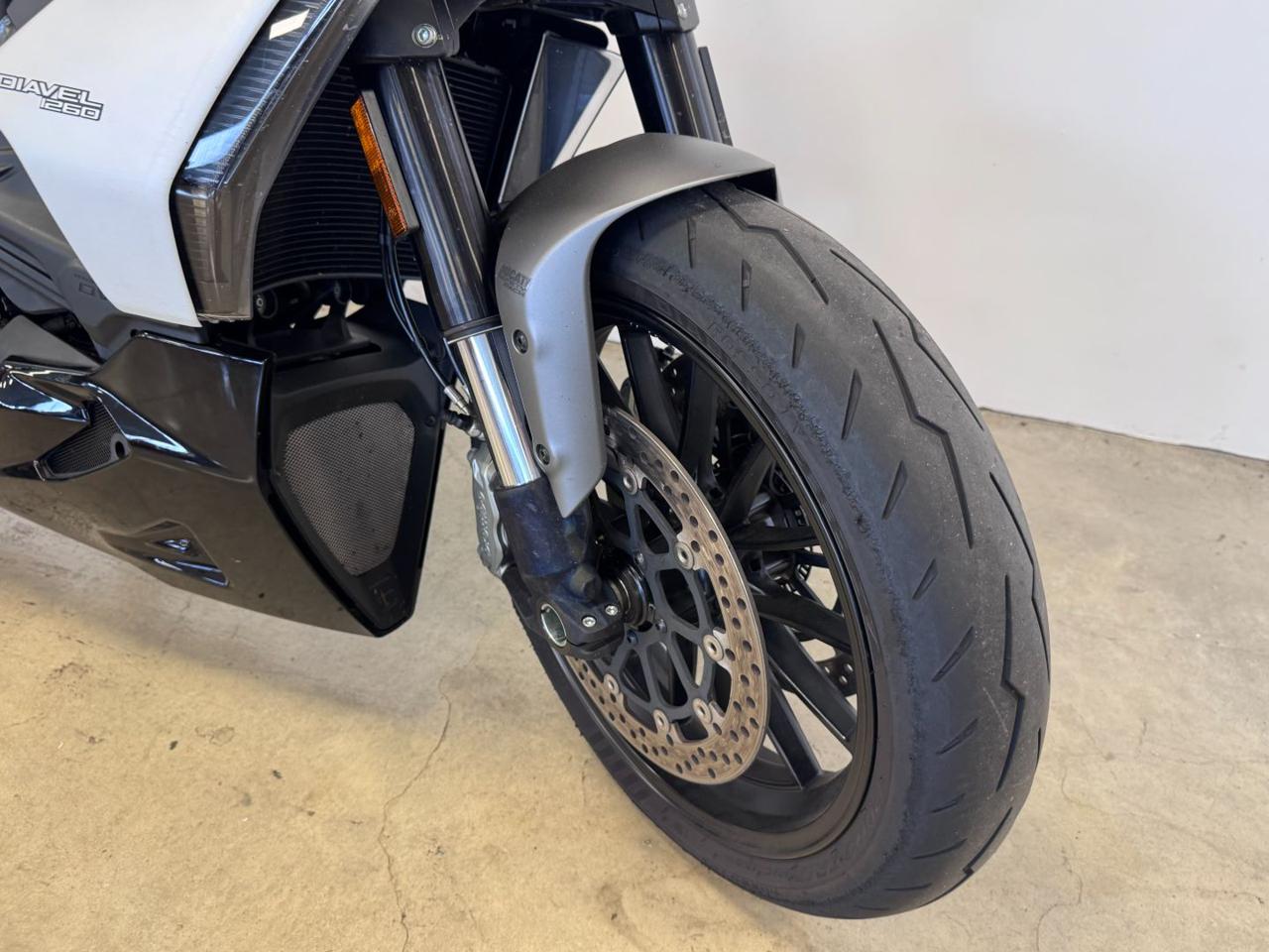 DUCATI Diavel 1260 - 4