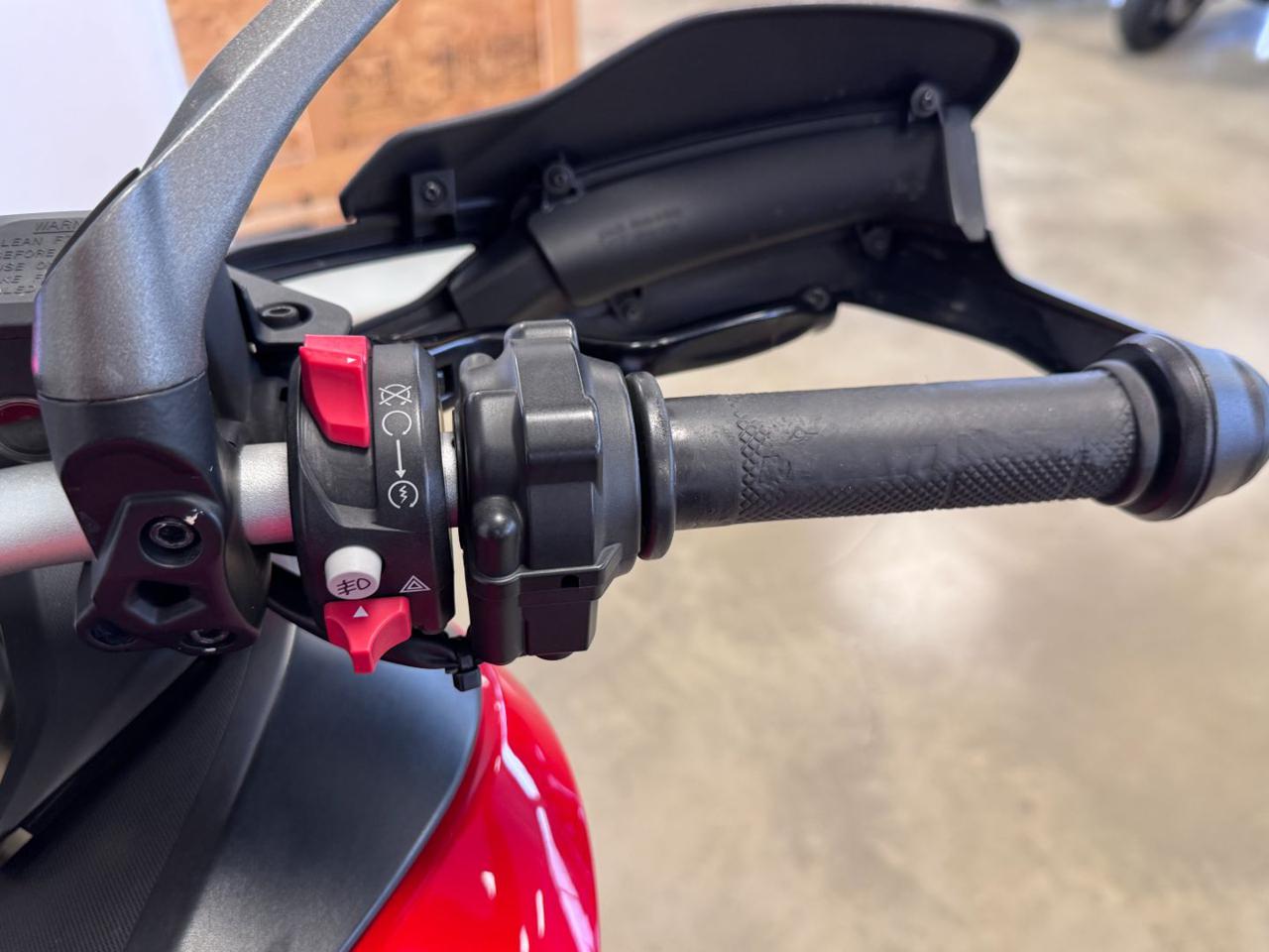 DUCATI Multistrada 950 RED - 13