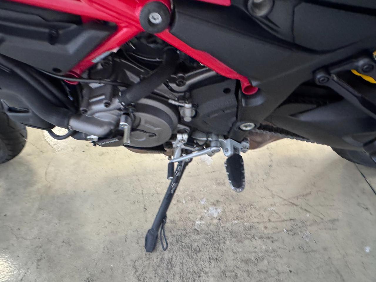 DUCATI Multistrada 950 RED - 9