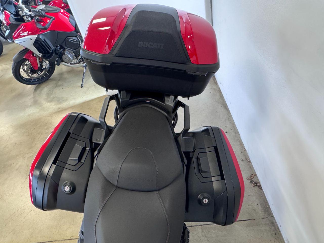 DUCATI Multistrada 950 RED - 10