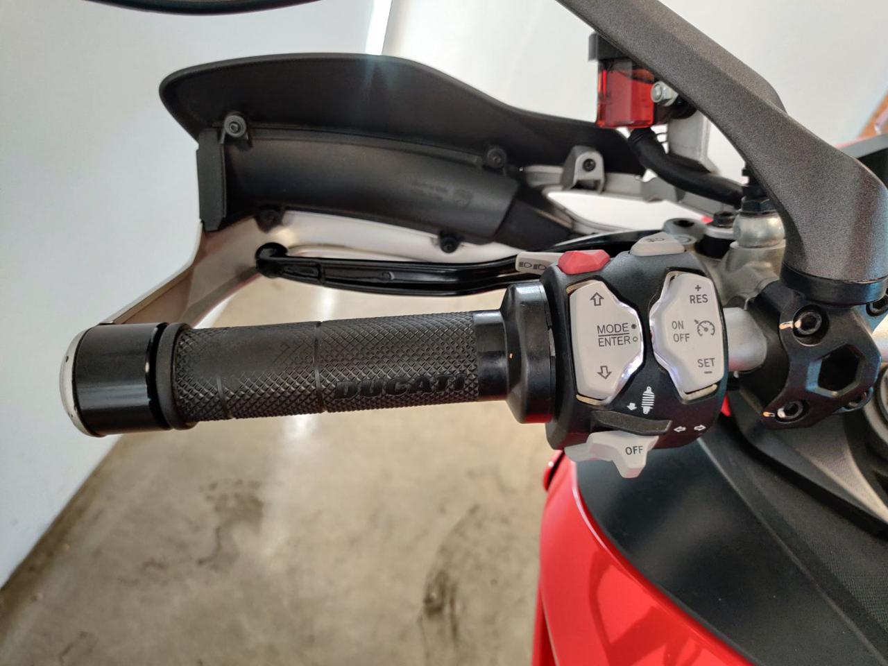 DUCATI Multistrada 1260 S RED - 11