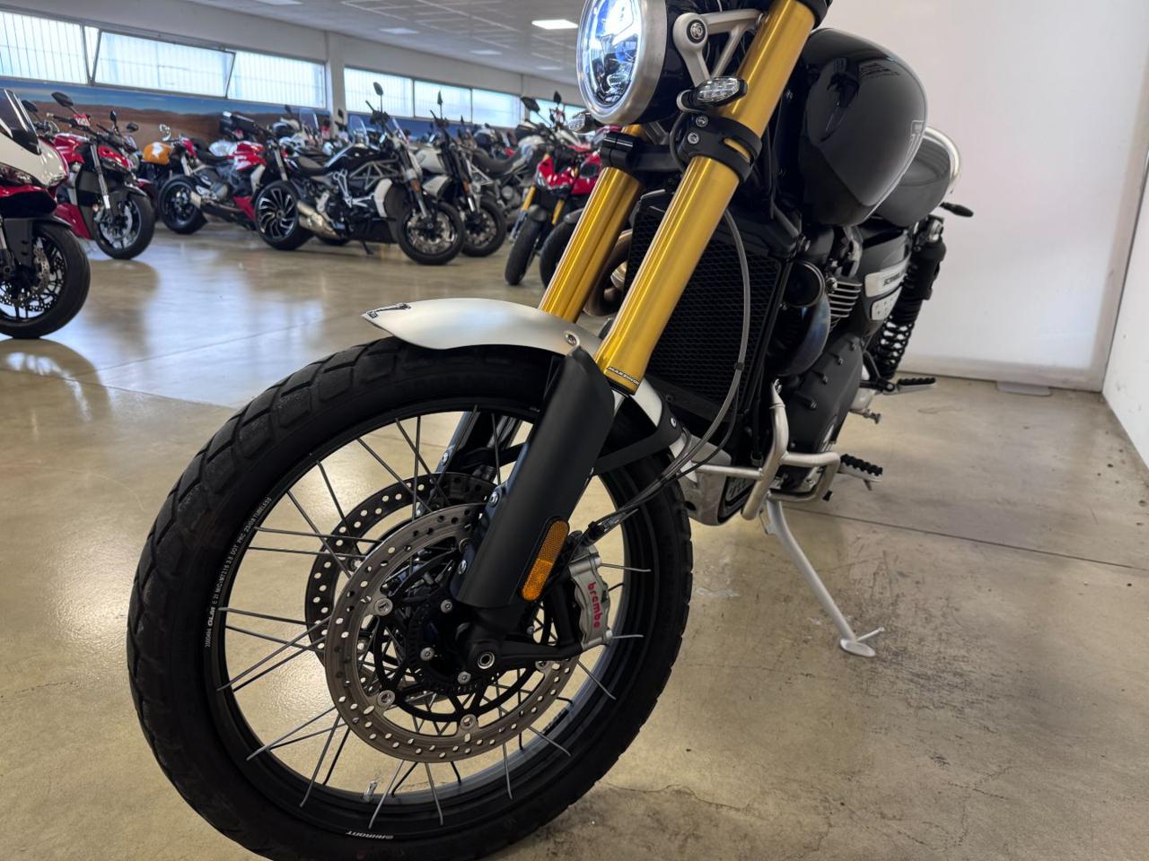 TRIUMPH Scrambler 1200 XE BLACK - 3