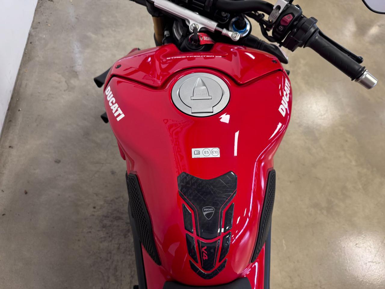 DUCATI Streetfighter V4S RED 2021 - 11