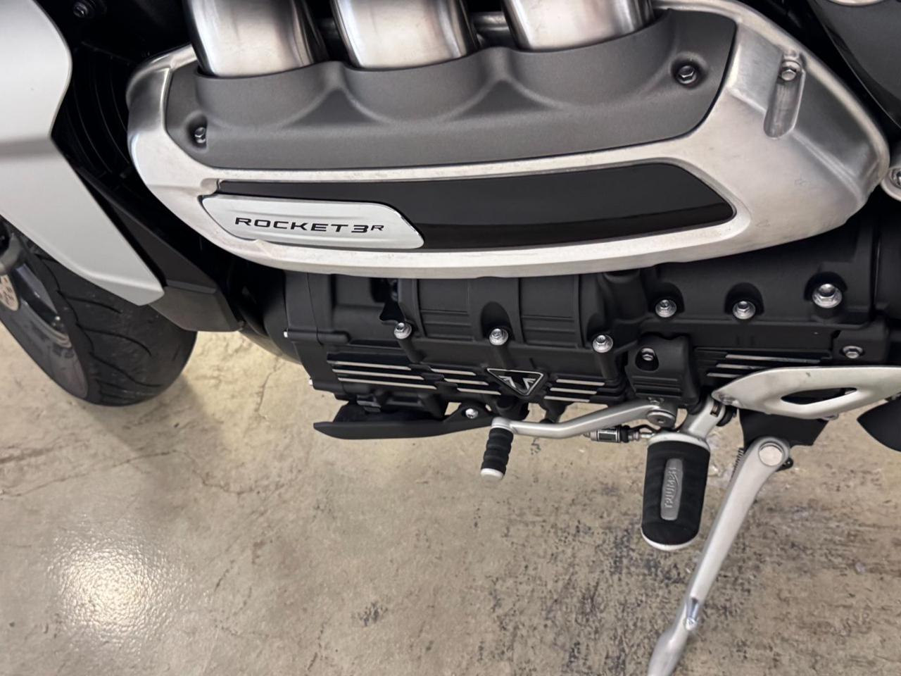 TRIUMPH Rocket 3 R BLACK - 10