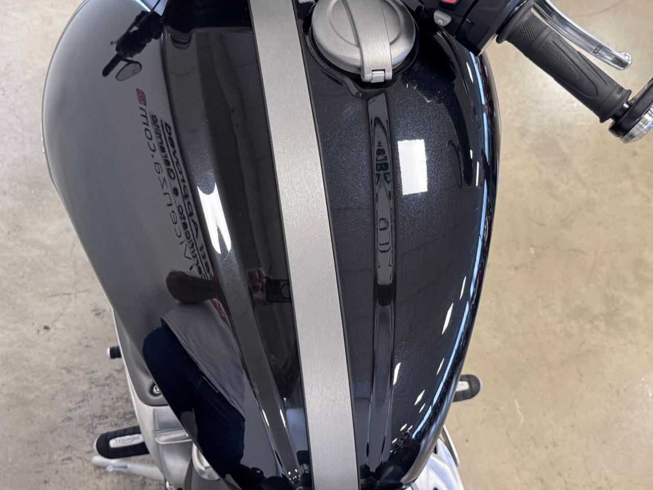 TRIUMPH Rocket 3 R BLACK - 12