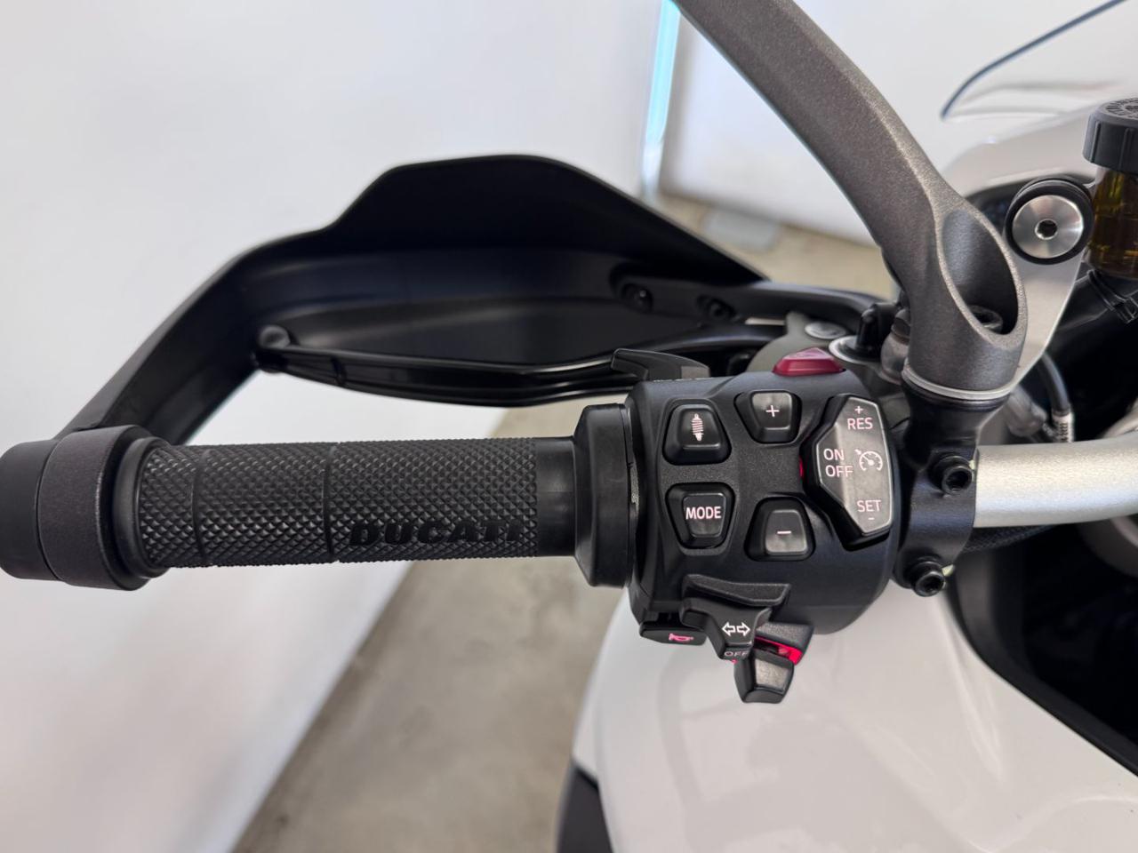 DUCATI Multistrada V4 S RADAR ICEBERG SW - 12