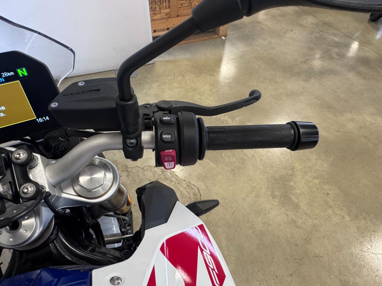 BMW F 900 R SPORT - 11