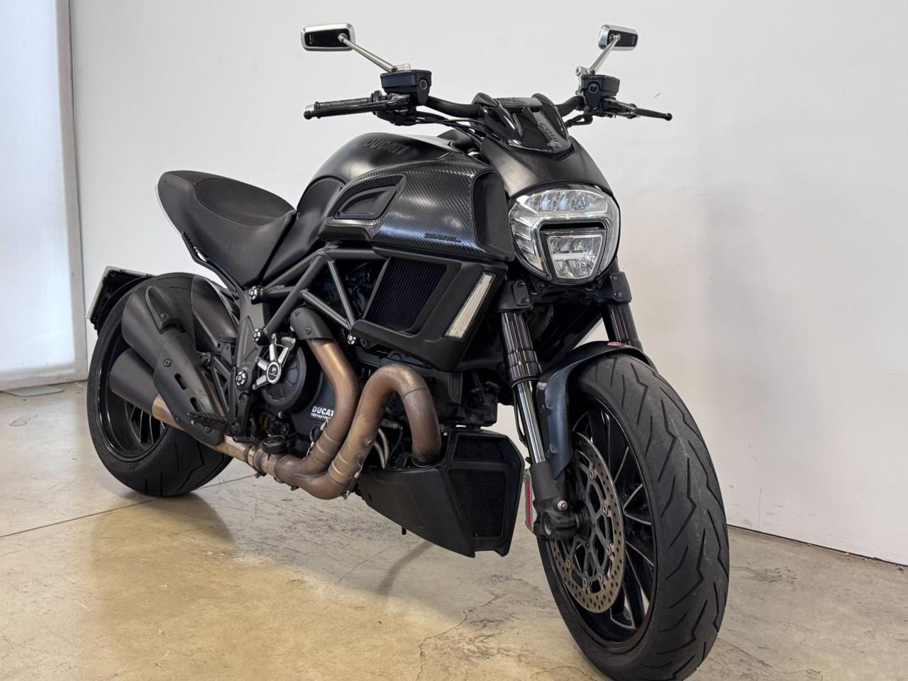 DUCATI Diavel 1200 CARBON - 2