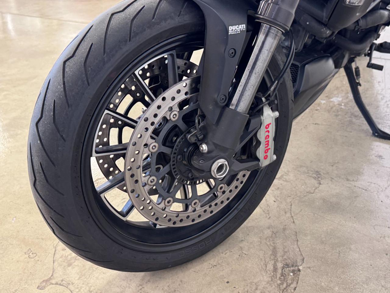 DUCATI Diavel 1200 CARBON - 3