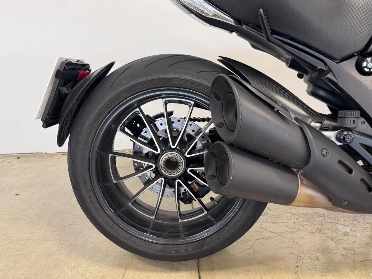 DUCATI Diavel 1200 CARBON - 5