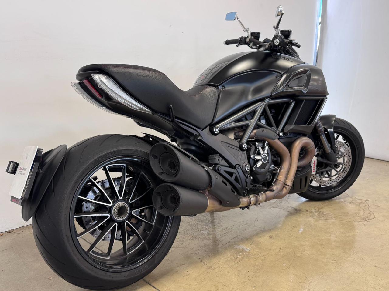DUCATI Diavel 1200 CARBON - 6