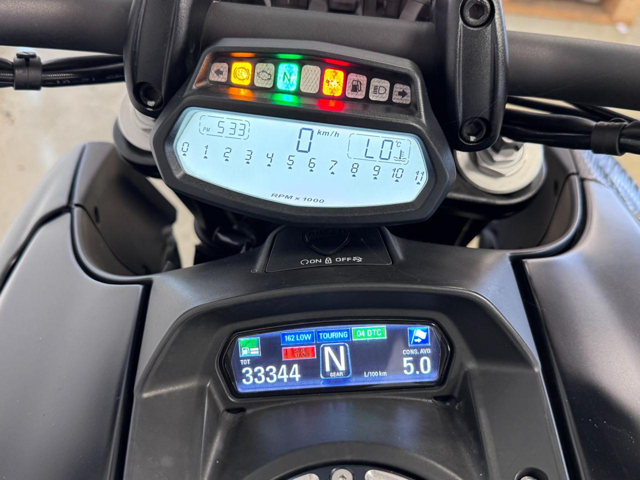 DUCATI Diavel 1200 CARBON - 13