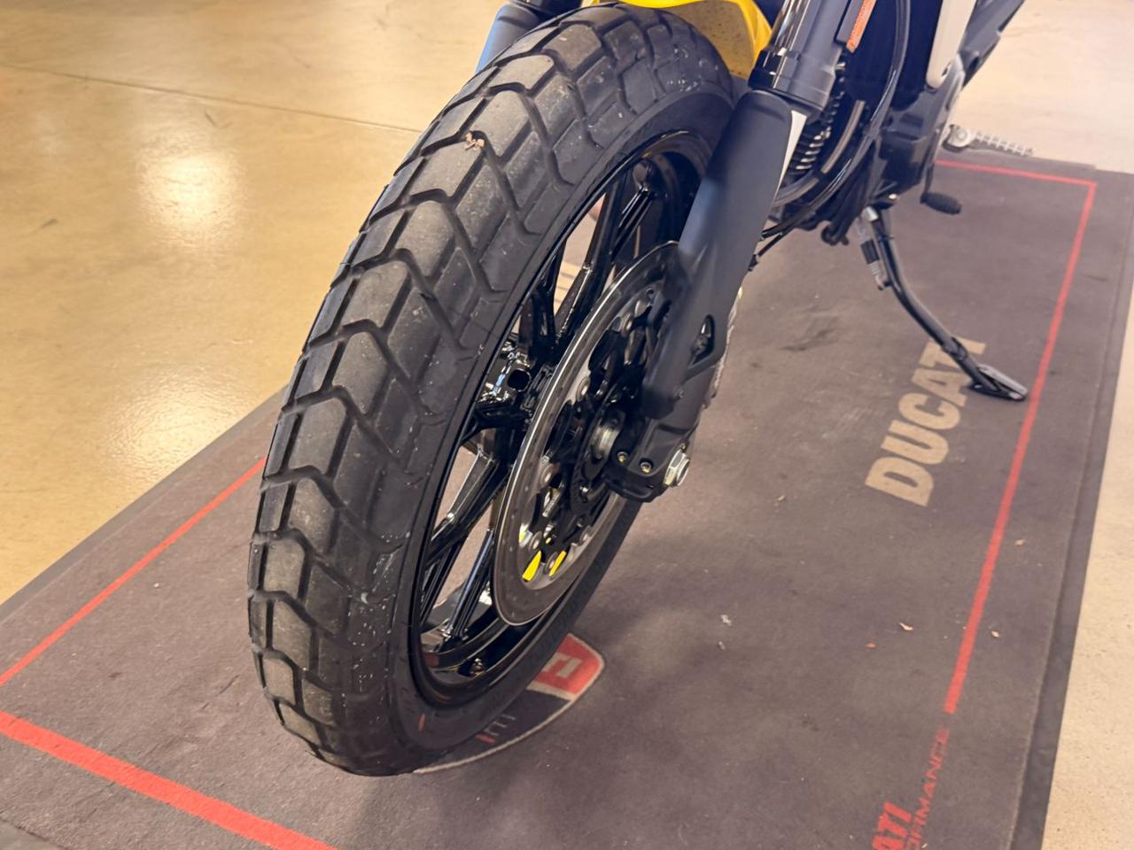 DUCATI Scrambler 800 ICON YELLOW - 3