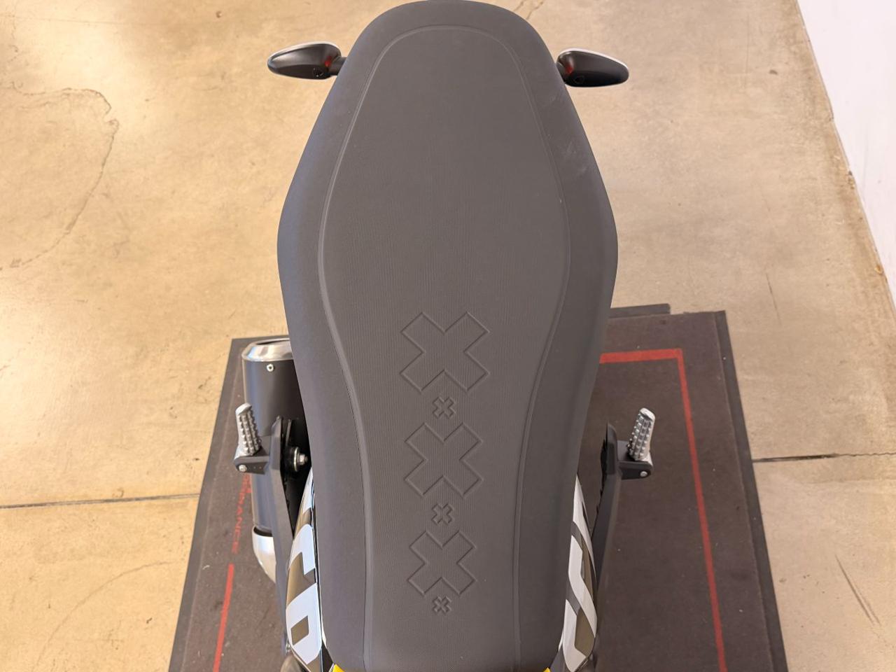 DUCATI Scrambler 800 ICON YELLOW - 10