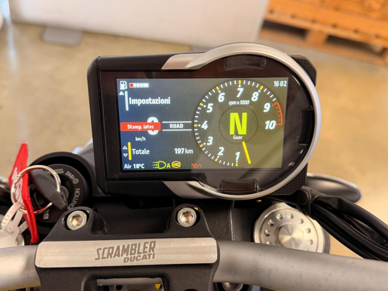 DUCATI Scrambler 800 ICON YELLOW - 14