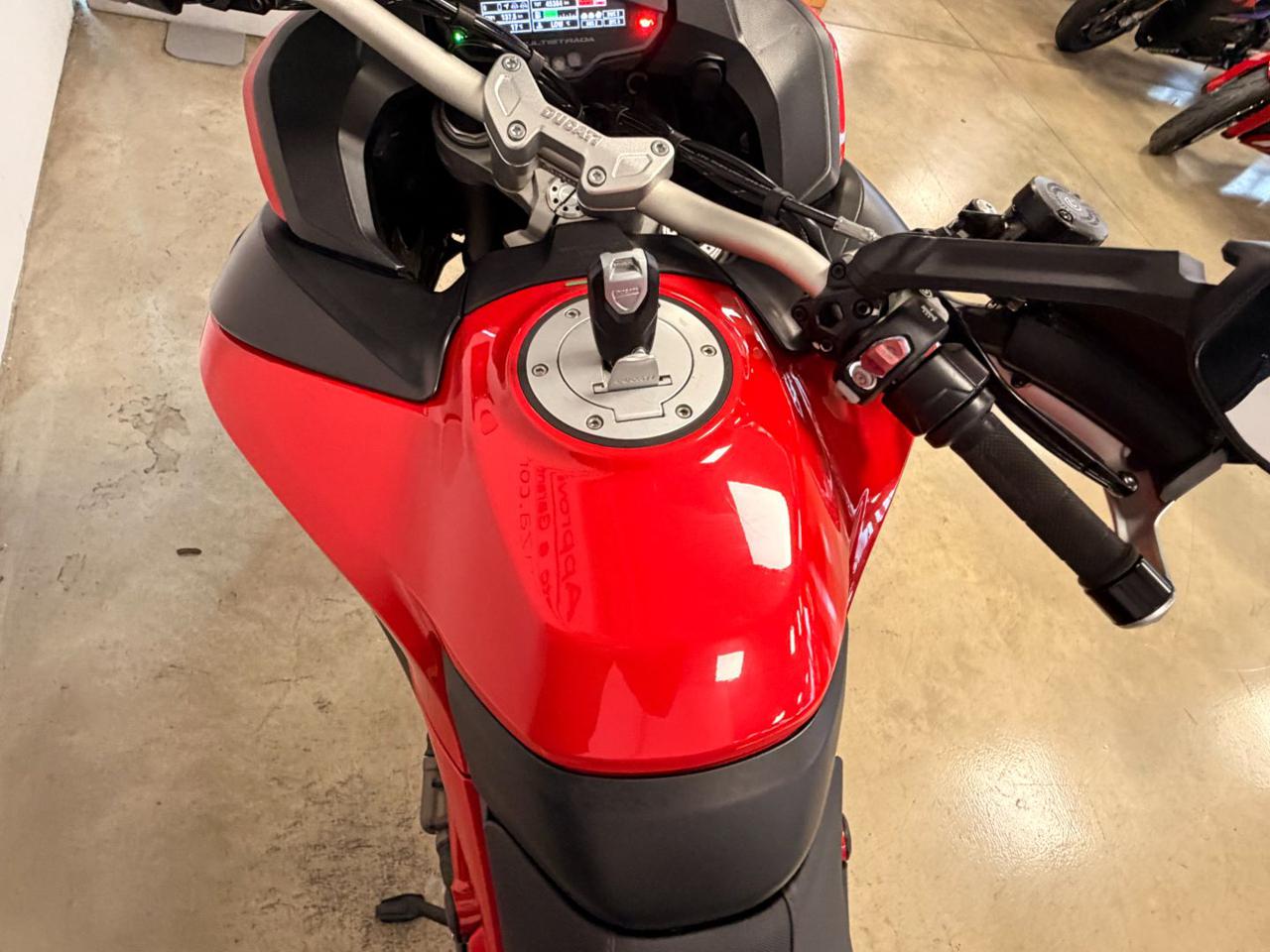 DUCATI Multistrada 1200 S - 11