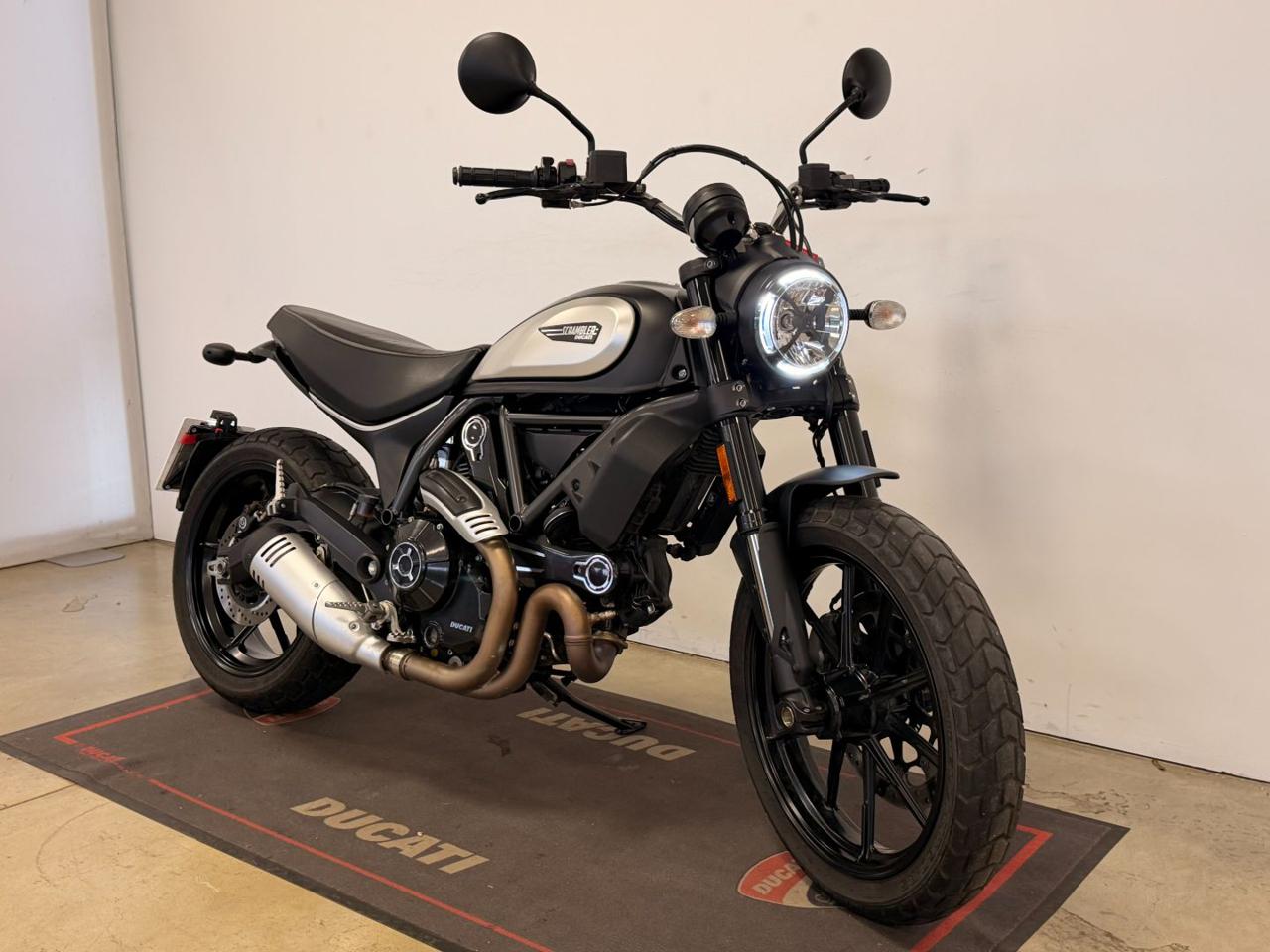 DUCATI Scrambler 800 ICON DARK - 2