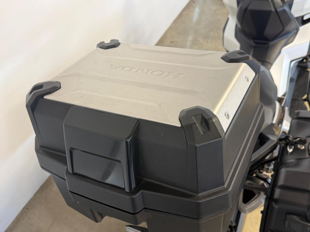 HONDA  X-ADV 750 DCT WHITE 2019 - 9