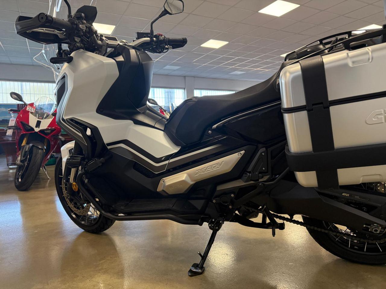 HONDA  X-ADV 750 DCT WHITE 2019 - 11