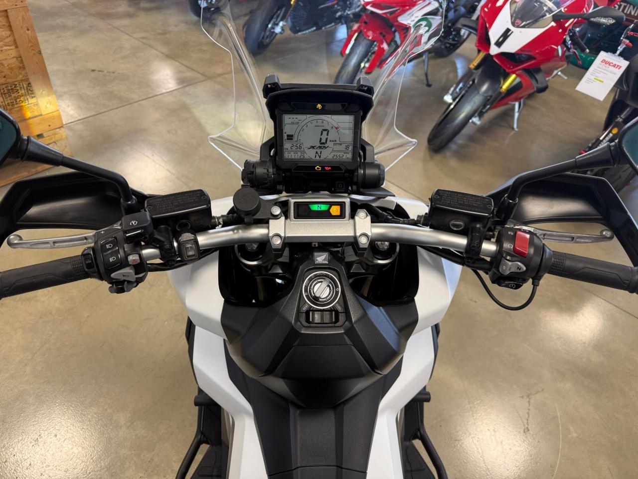 HONDA  X-ADV 750 DCT WHITE 2019 - 12
