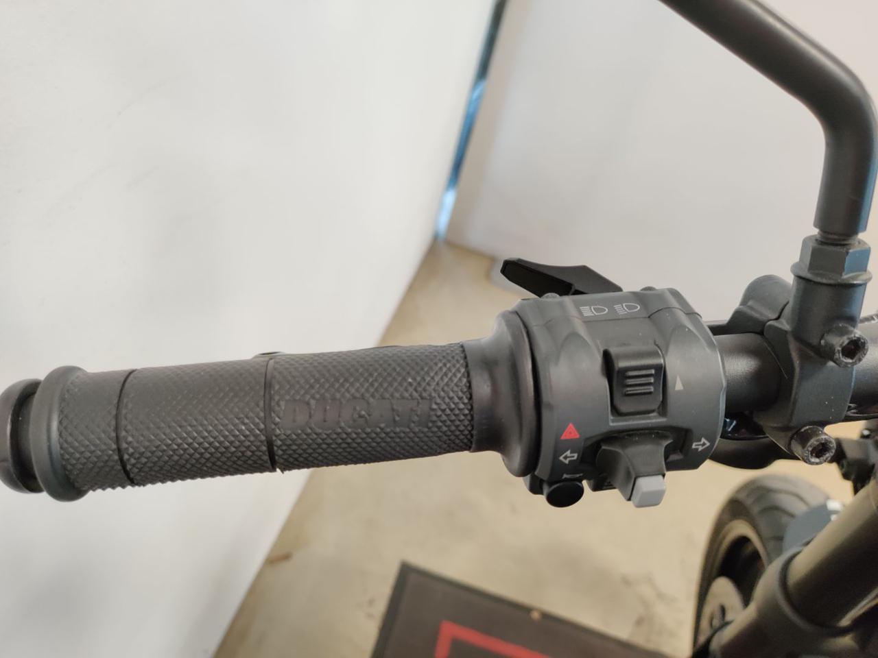 DUCATI Scrambler 800 ICON DARK - 10