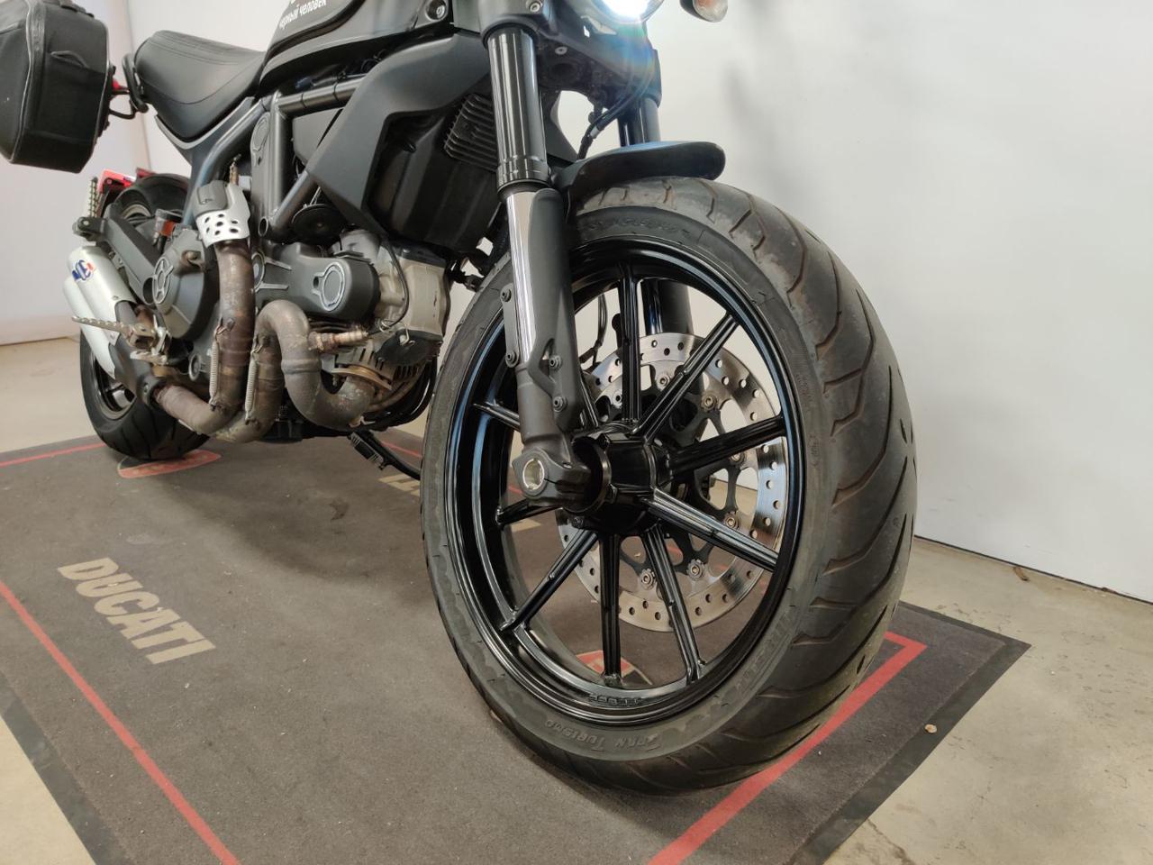 DUCATI Scrambler 800 ICON DARK - 4