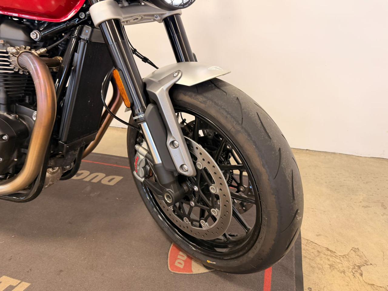 TRIUMPH Speed Twin 1200 - 4