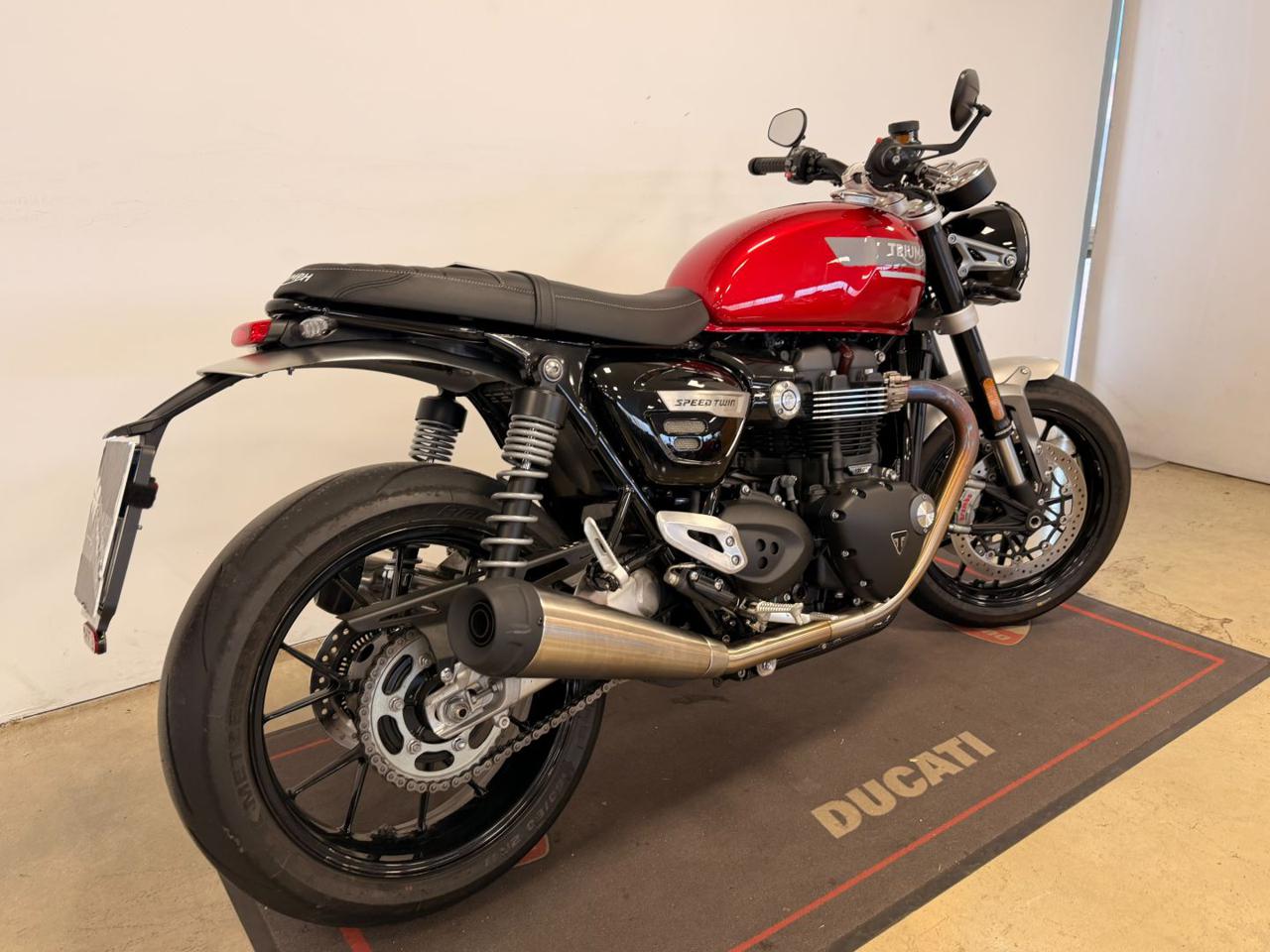 TRIUMPH Speed Twin 1200 - 7