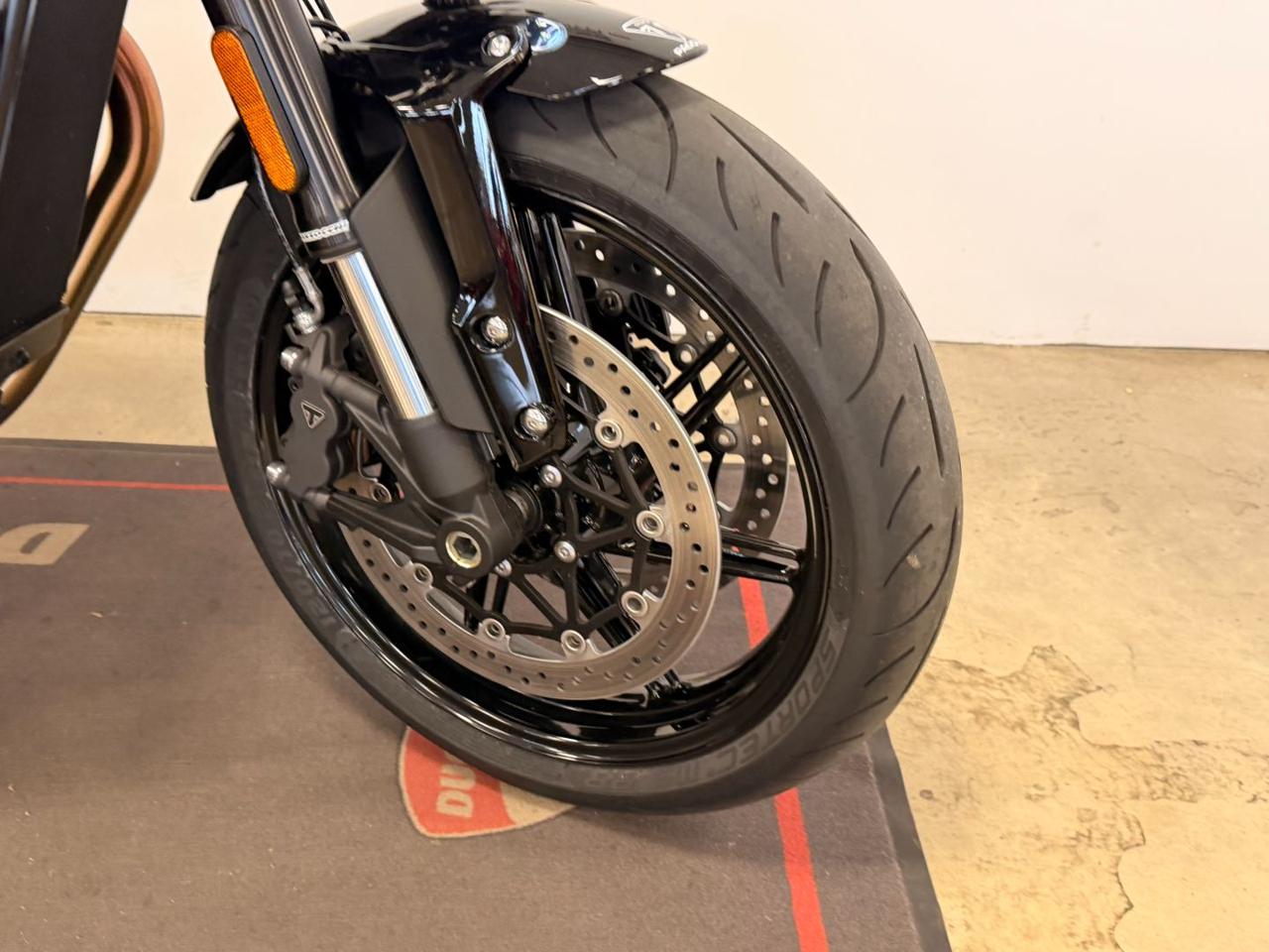 TRIUMPH Speed Twin 1200 - 4