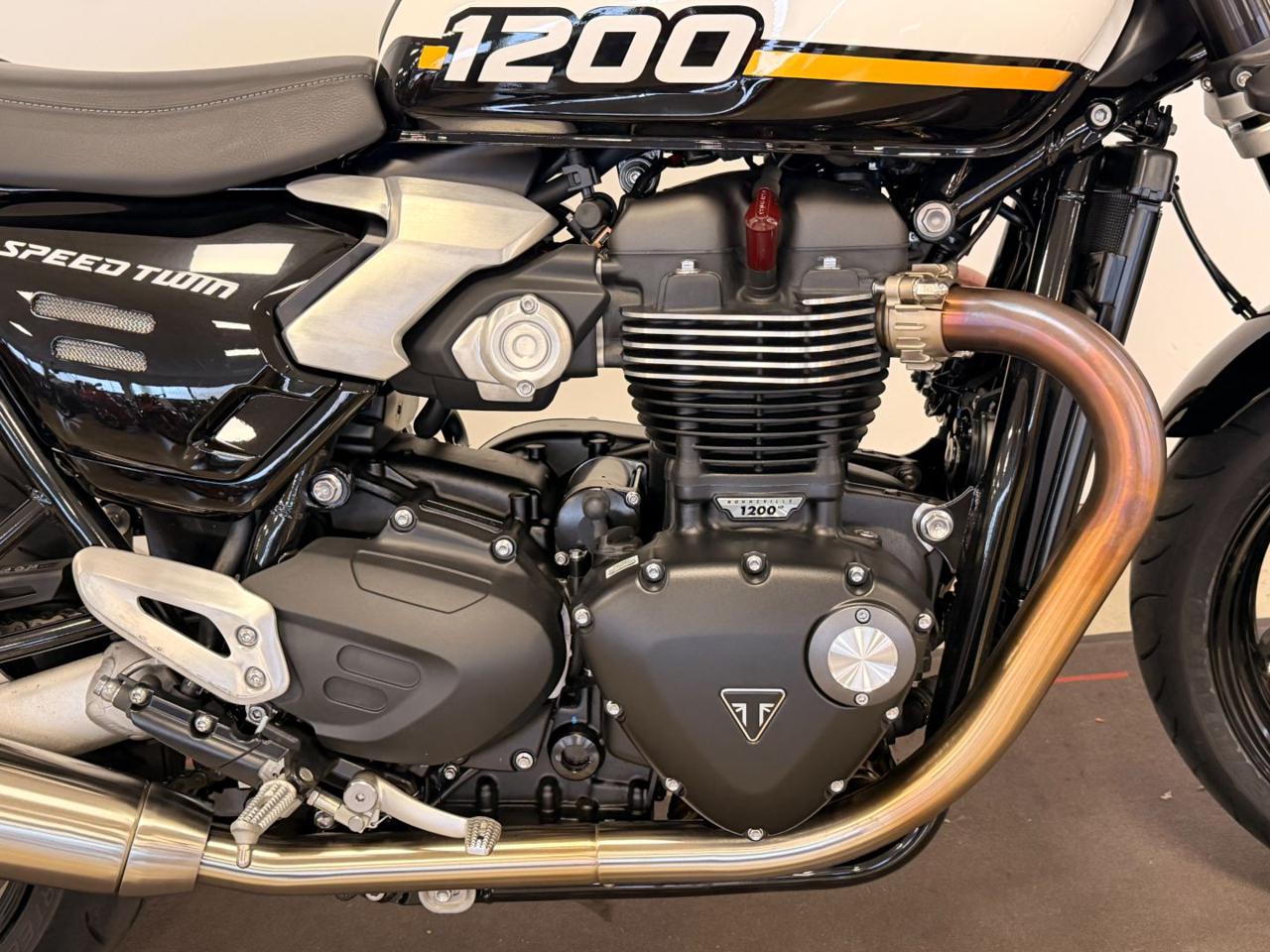 TRIUMPH Speed Twin 1200 - 5