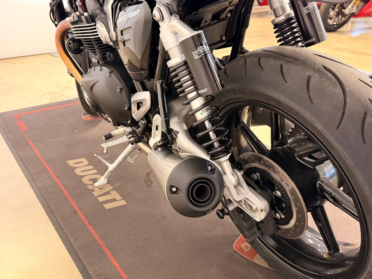 TRIUMPH Speed Twin 1200 - 7