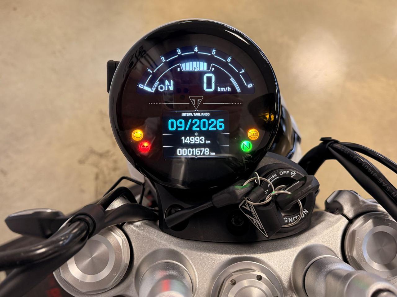 TRIUMPH Speed Twin 1200 - 13